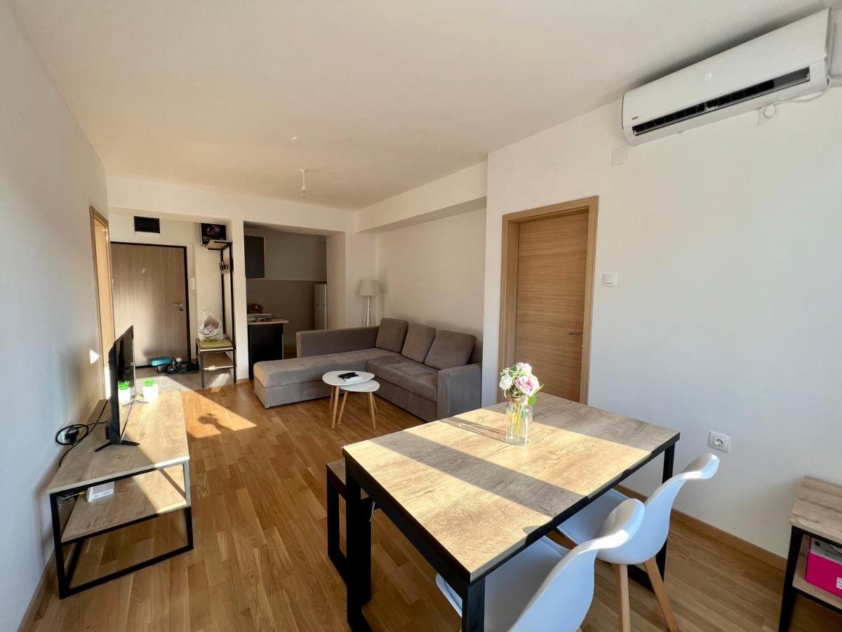 Sara'S Apartment Cozy And Close To Center With Private Parking 스코페 외부 사진
