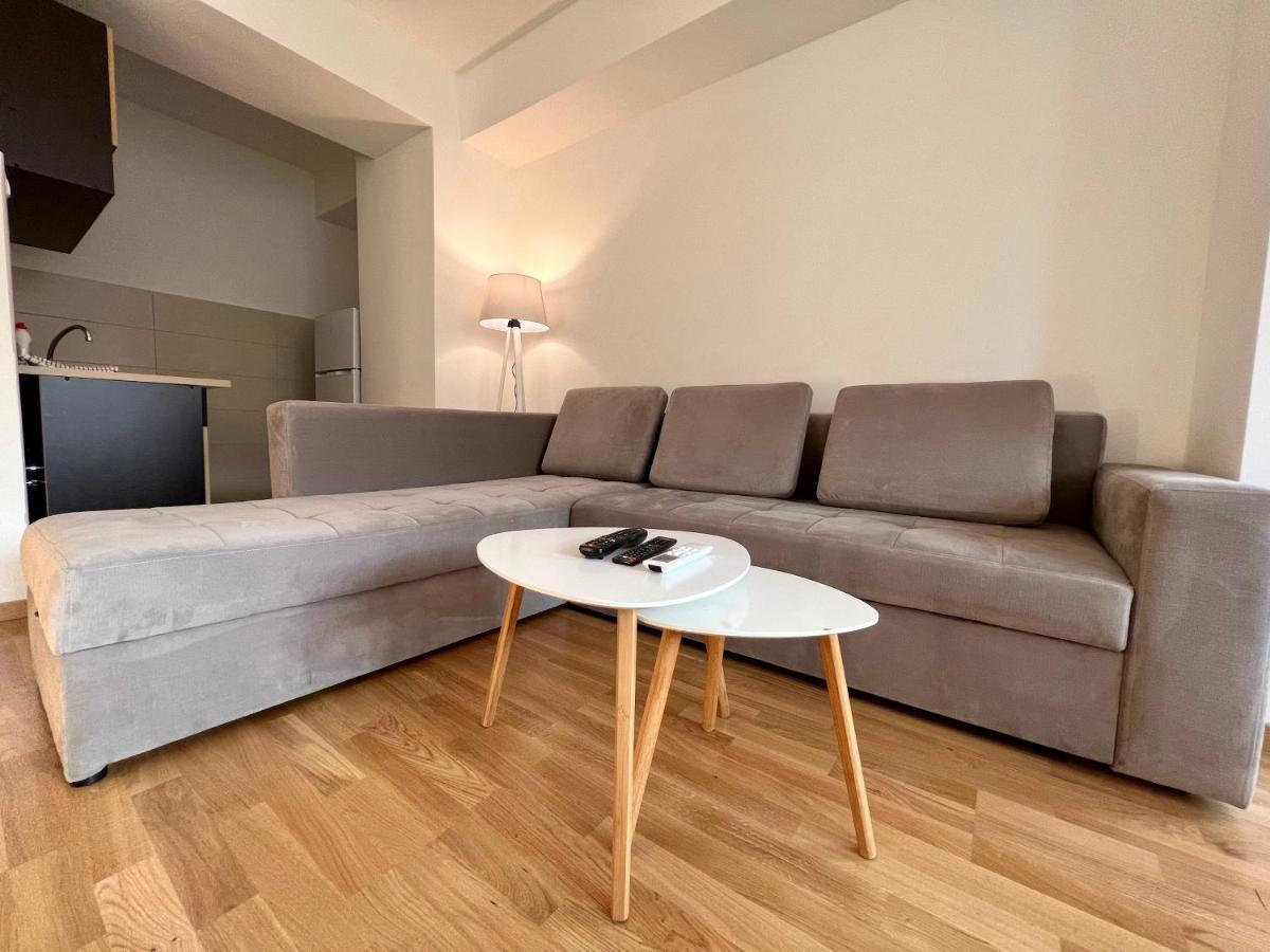 Sara'S Apartment Cozy And Close To Center With Private Parking 스코페 외부 사진