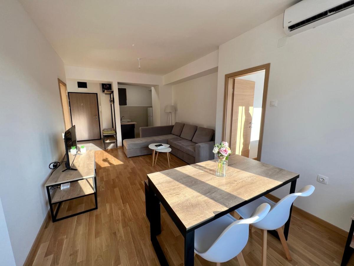 Sara'S Apartment Cozy And Close To Center With Private Parking 스코페 외부 사진