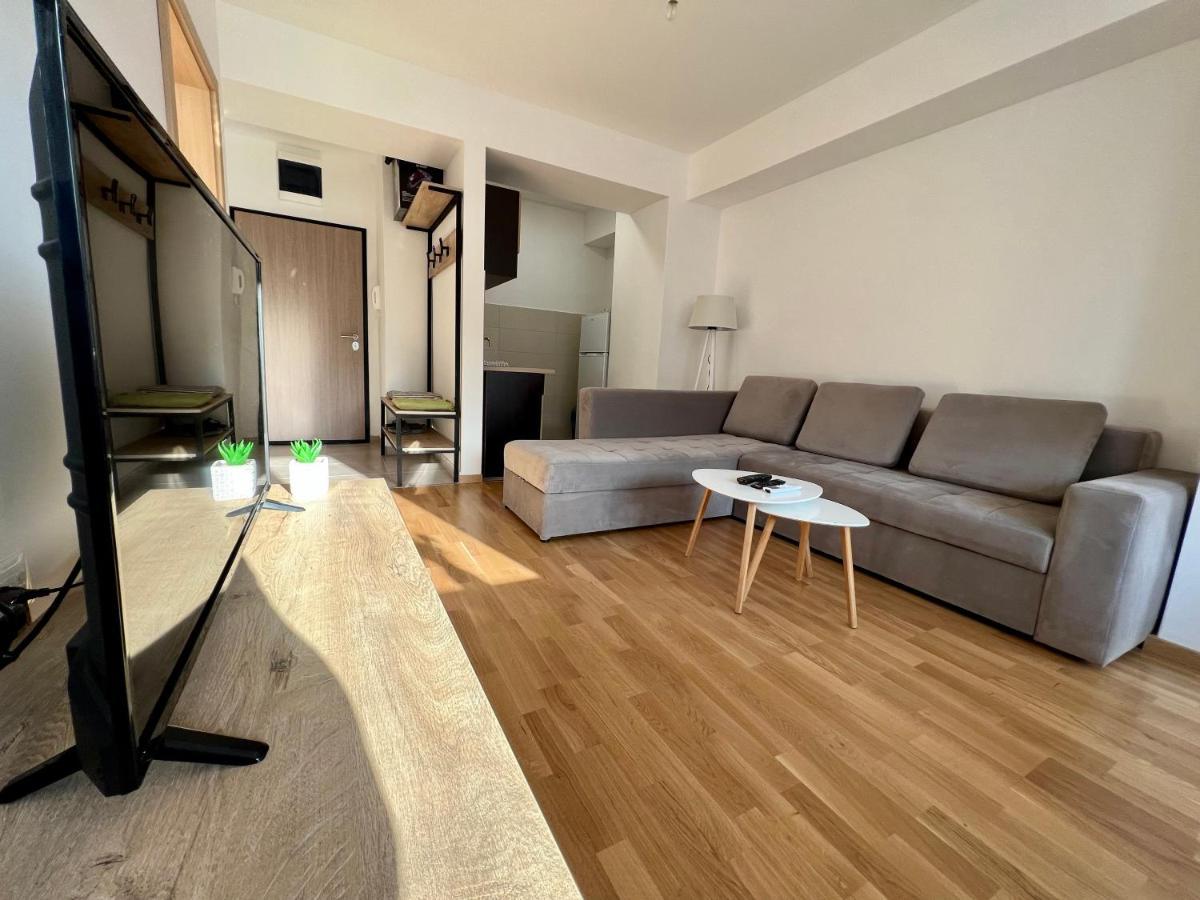 Sara'S Apartment Cozy And Close To Center With Private Parking 스코페 외부 사진
